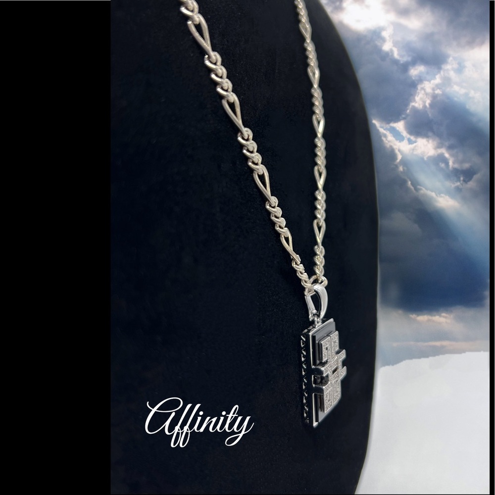 Vintage Affinity Onyx & Diamond Pendant w/a Sterling Silver Unisex Figaro Chain - Picture 6 of 6
